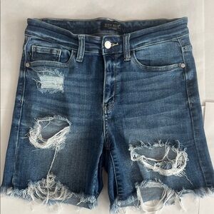 Judy Blue Distressed Jean Shorts - Blue woman’s size medium denim shorts grunge